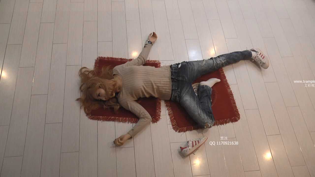 BSDYC0092【冰时代】入室恋足杀手.mp4_snapshot_16.49_[2025.03.22_15.39.32].jpg