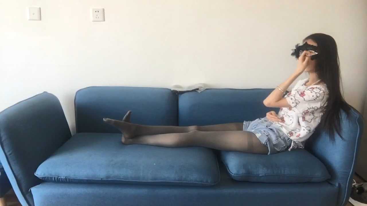 HLSM0075【活力诗蔓】美脚极度强制电气玩虐DD.mp4_snapshot_00.00_[2025.03.24_18.37.44].jpg