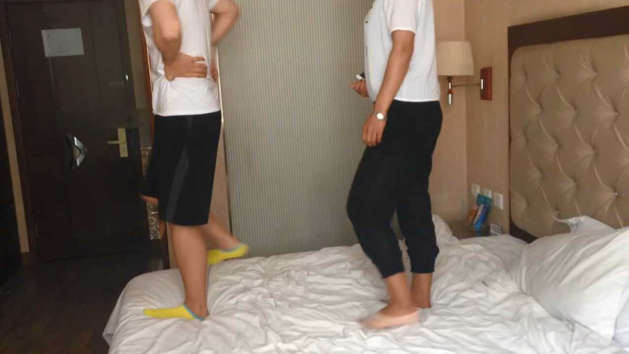 HLSM0104【活力诗蔓】太狠了95后女生膝盖狠踢.mp4_snapshot_06.08_[2025.03.24_18.43.00].jpg