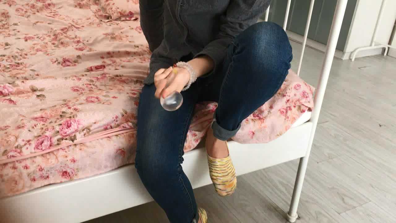 HLSM0108【活力诗蔓】诗蔓运动船袜碾踩水蛋.mp4_snapshot_00.28_[2025.03.24_18.43.28].jpg