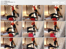 活力诗蔓_白袜女生强制踢踩折磨男生下体